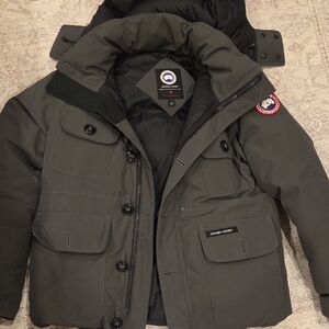 Canada Goose Green Puffer Jacket Insulated Hood Weather-Resistant